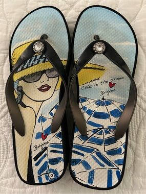 Brighton Women's Blue Graphic 'Chic in the Shade' Flip Flops